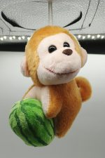 Брелок "Обезьяна с фруктами" — изображение 3